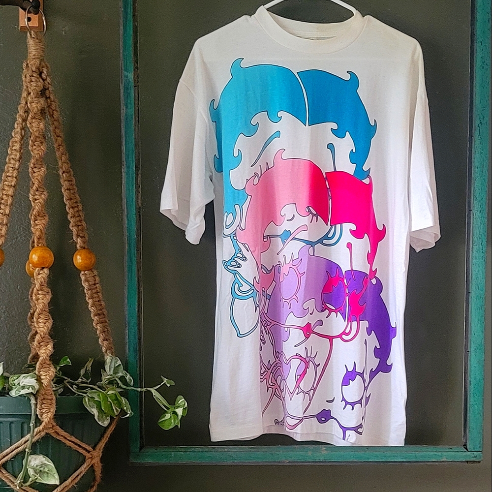 Graffiti styled Betty Boop Graphic T